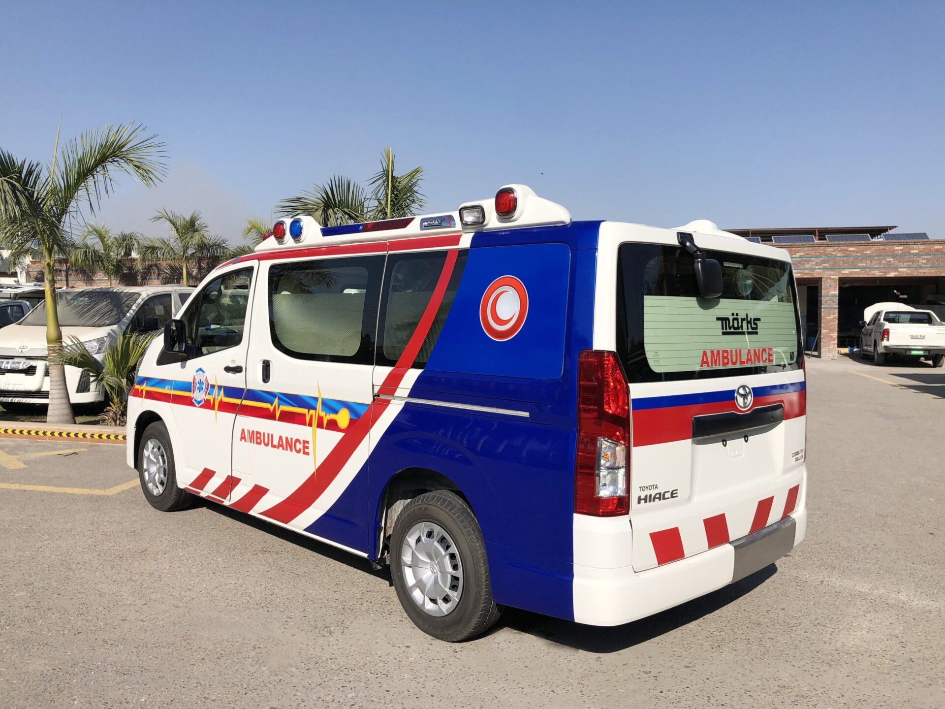 Toyota Hiace Van Ambulance (Std. Roof)